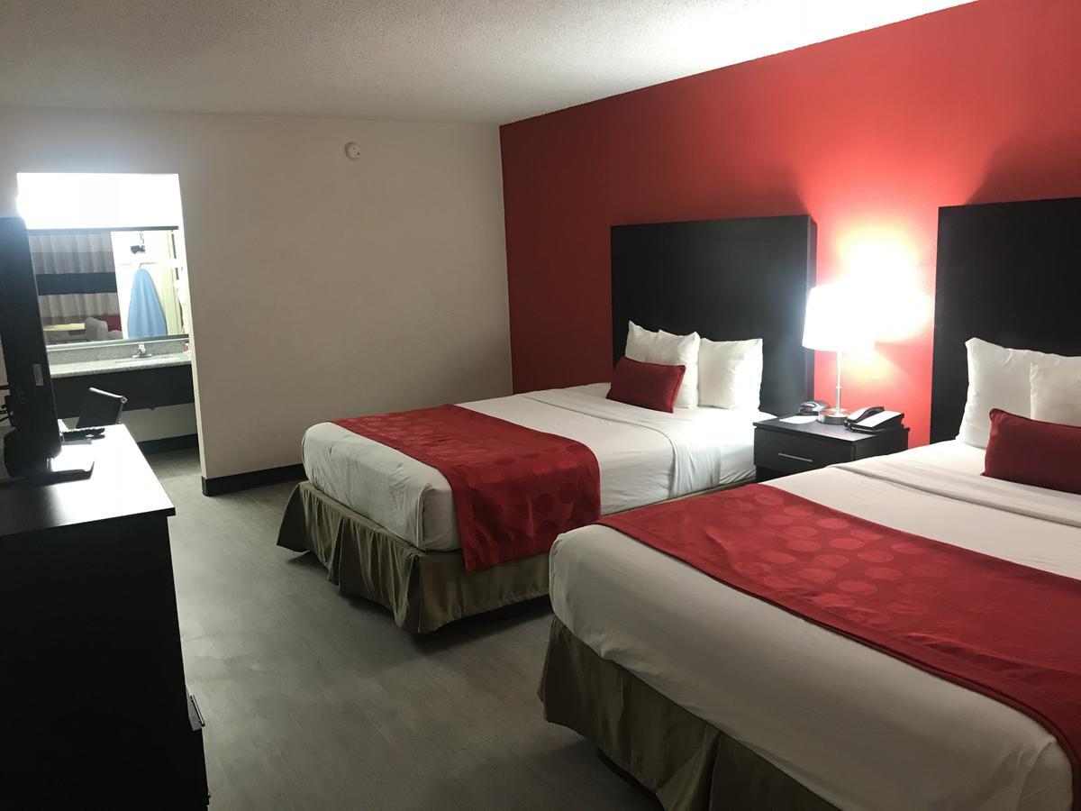 Ramada By Wyndham Mesa Downtown Hotel Bagian luar foto
