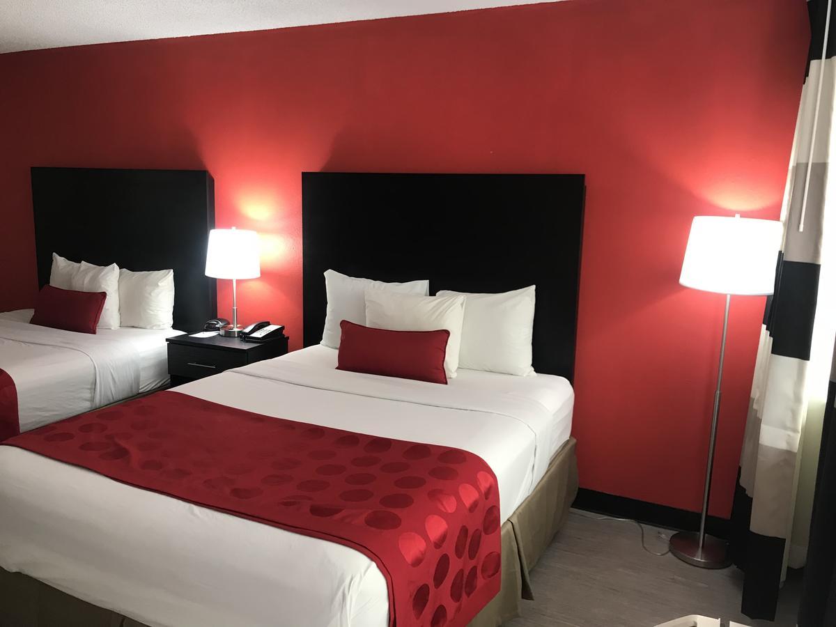 Ramada By Wyndham Mesa Downtown Hotel Bagian luar foto