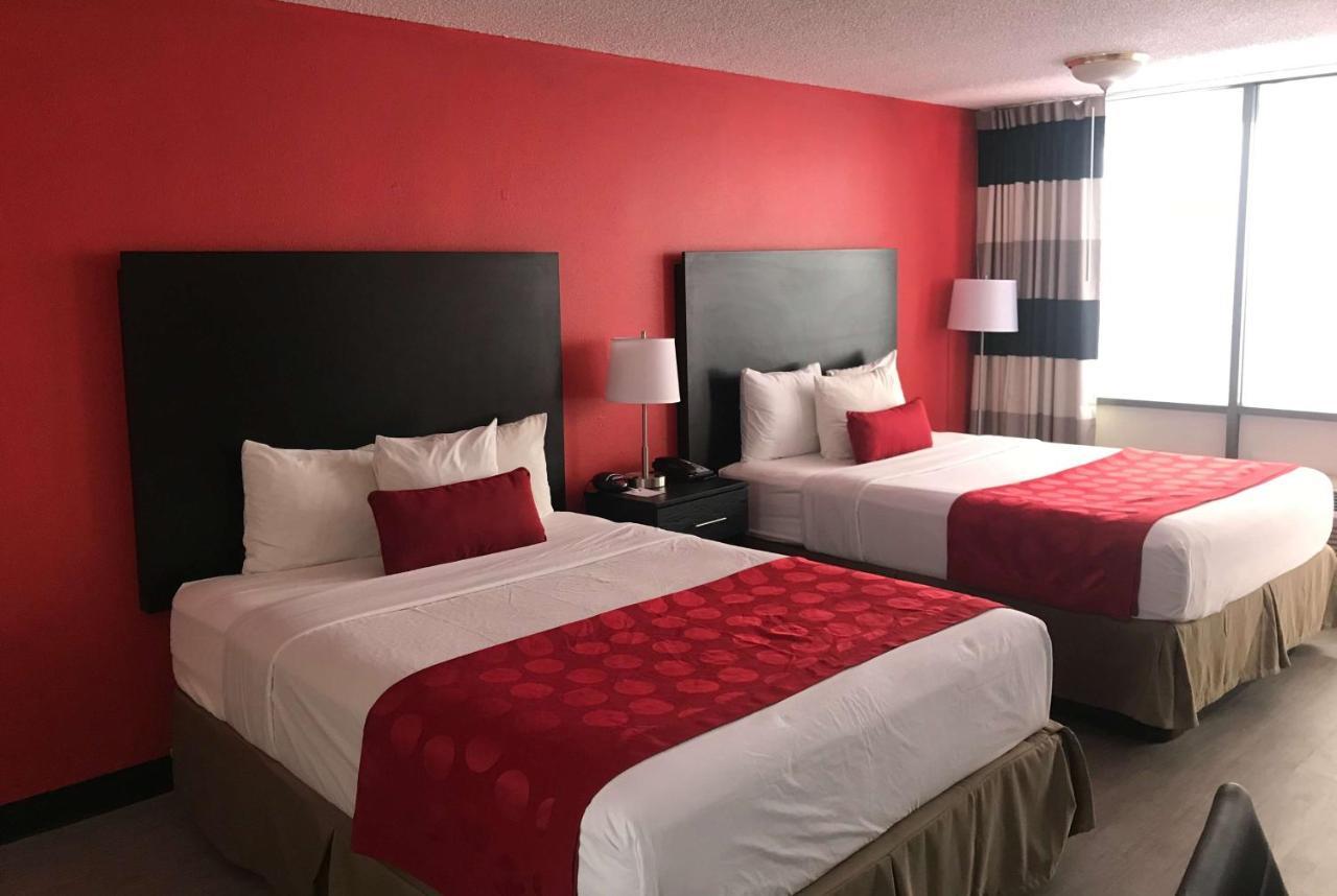 Ramada By Wyndham Mesa Downtown Hotel Bagian luar foto
