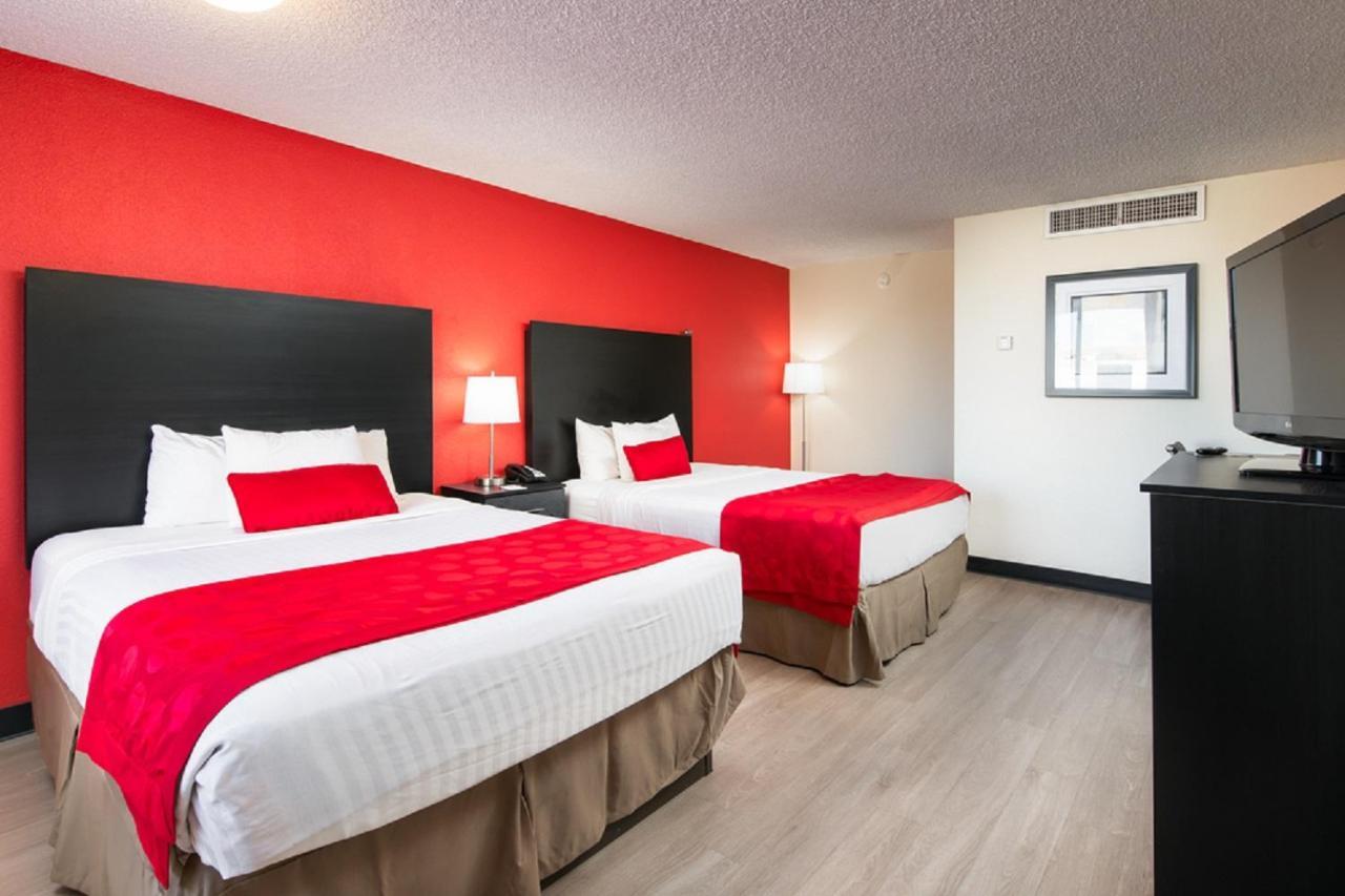 Ramada By Wyndham Mesa Downtown Hotel Bagian luar foto