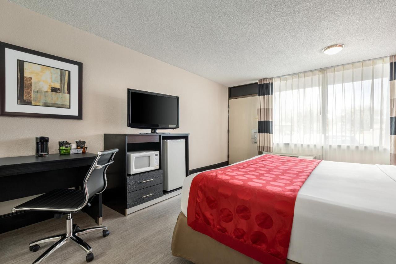 Ramada By Wyndham Mesa Downtown Hotel Bagian luar foto