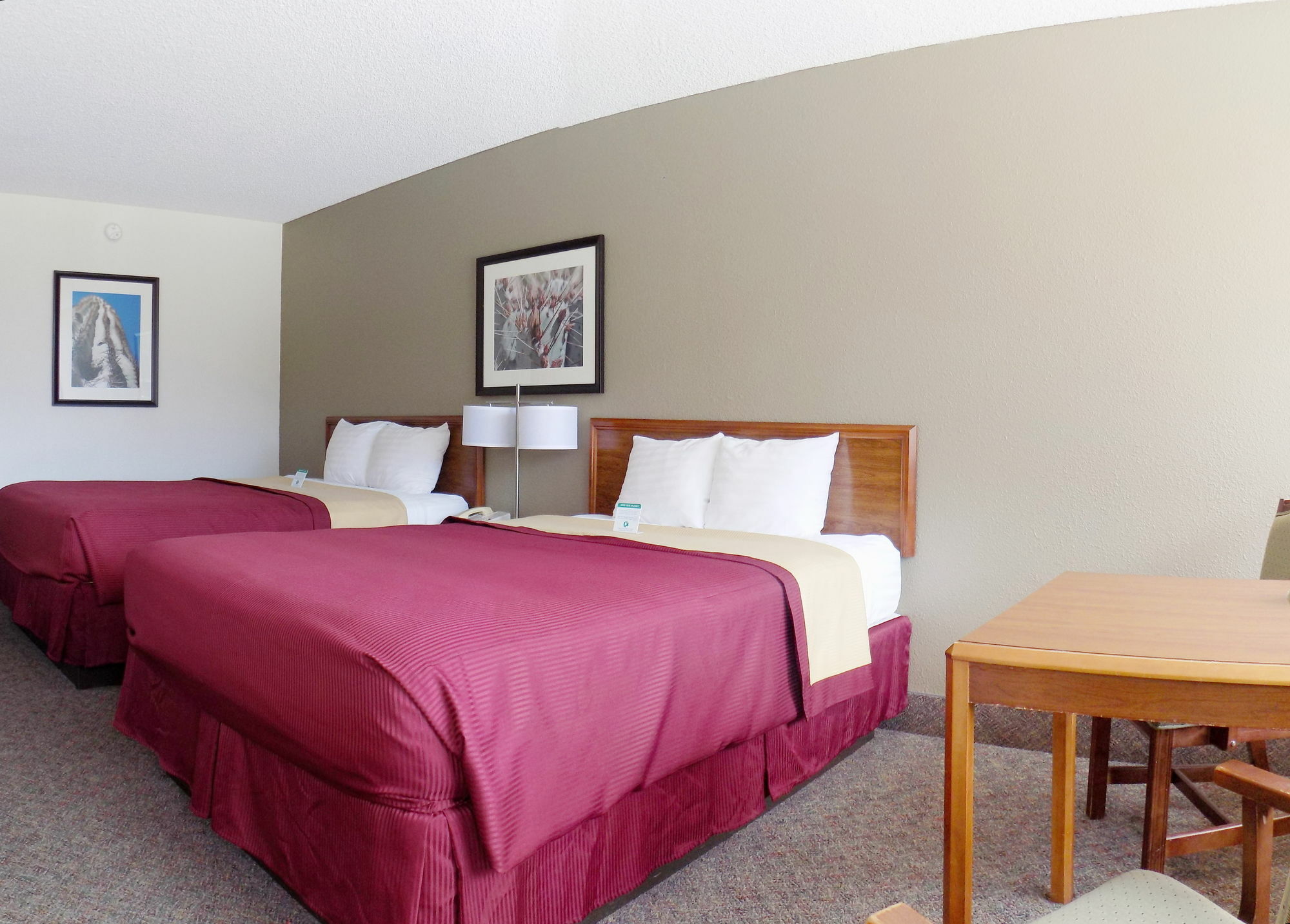 Ramada By Wyndham Mesa Downtown Hotel Bagian luar foto