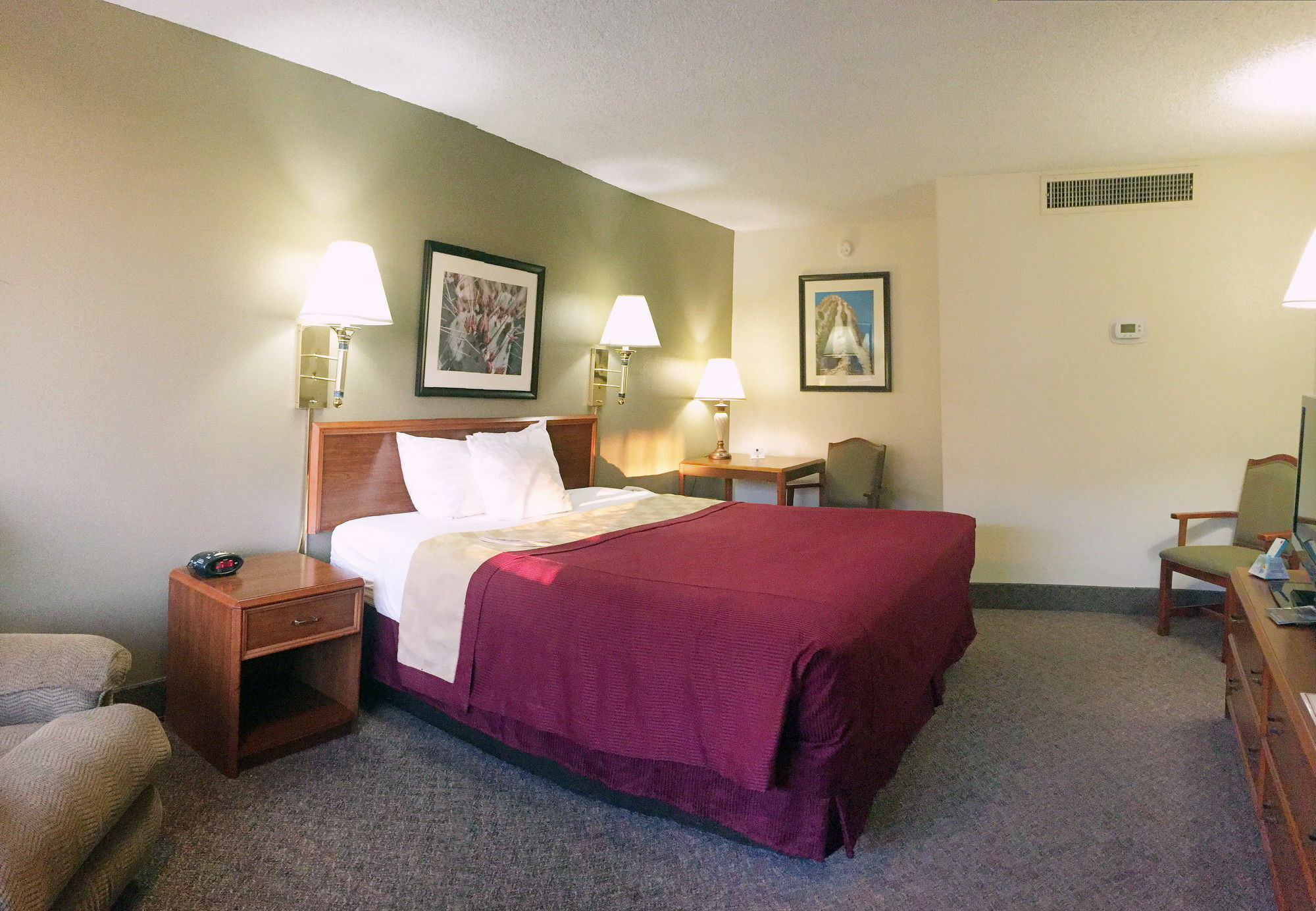 Ramada By Wyndham Mesa Downtown Hotel Bagian luar foto